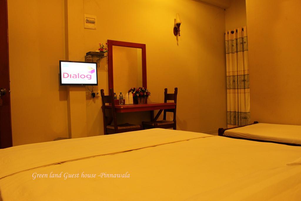 Green Land Guest House Pinnawala  Esterno foto